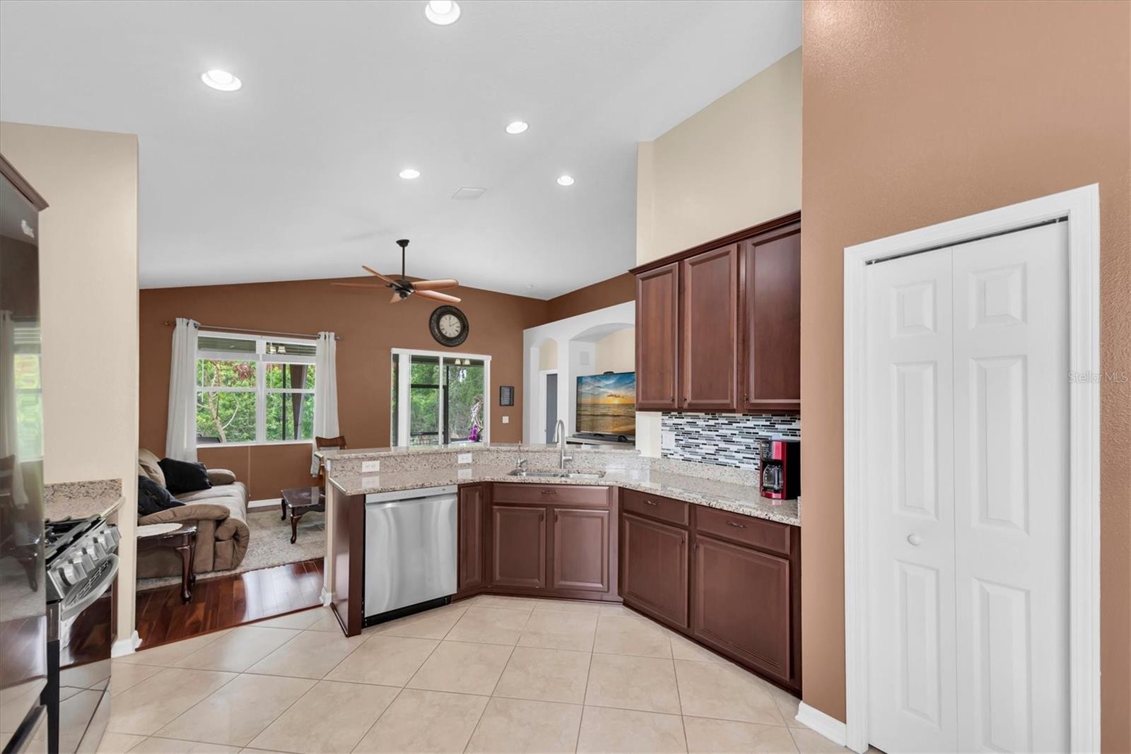 Image 14 of 41 For 10133 Caraway Spice Avenue