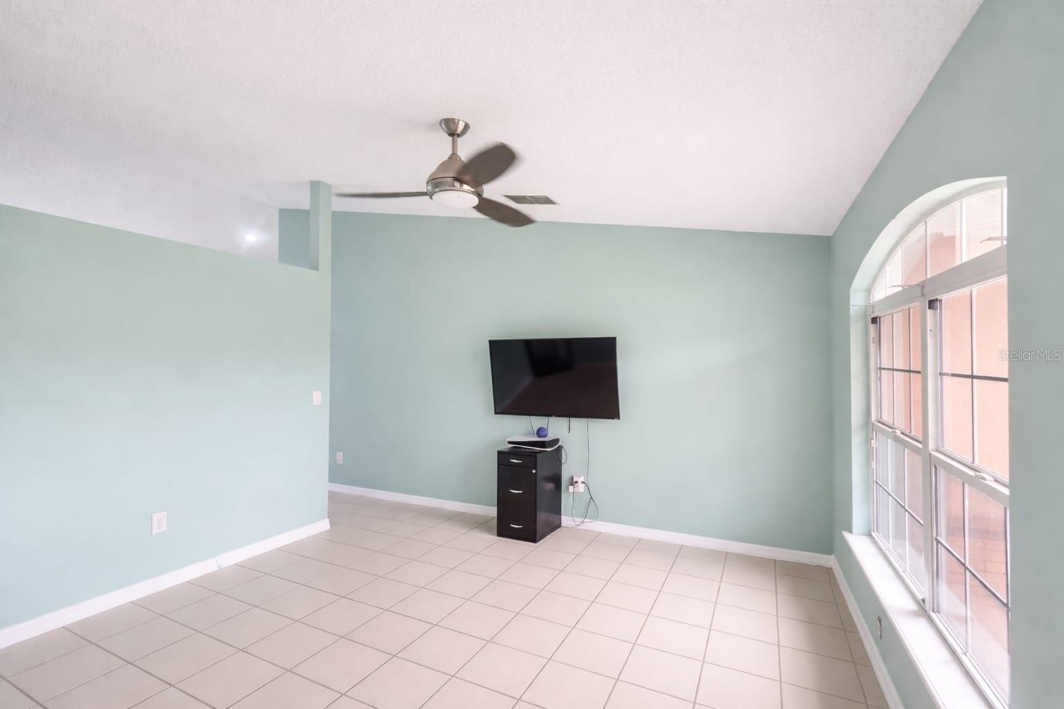 Image 5 of 25 For 664 Reindeer Drive