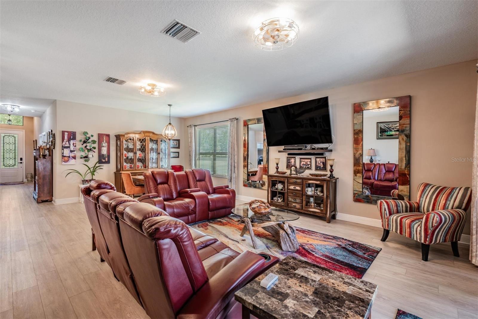 Image 19 of 38 For 16352 Laurel Garden Court