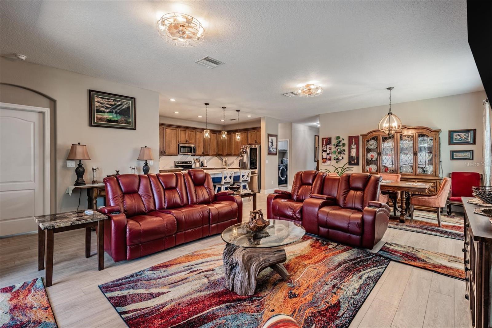 Image 20 of 38 For 16352 Laurel Garden Court