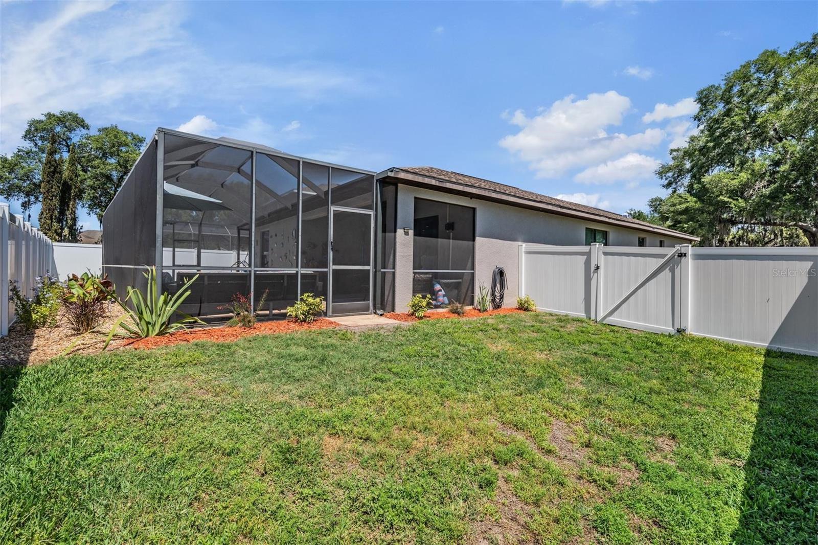 Image 31 of 38 For 16352 Laurel Garden Court