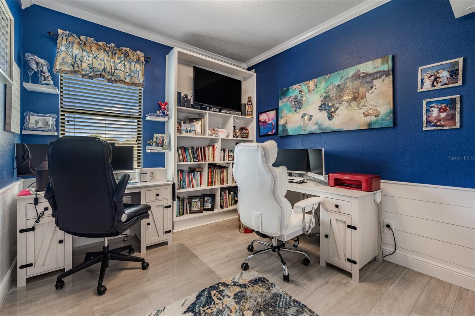 Image 6 of 38 For 16352 Laurel Garden Court