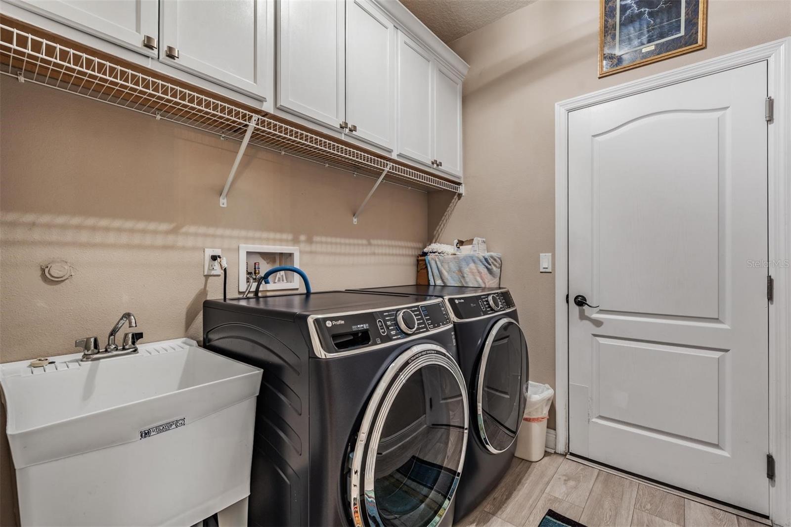 Image 9 of 38 For 16352 Laurel Garden Court