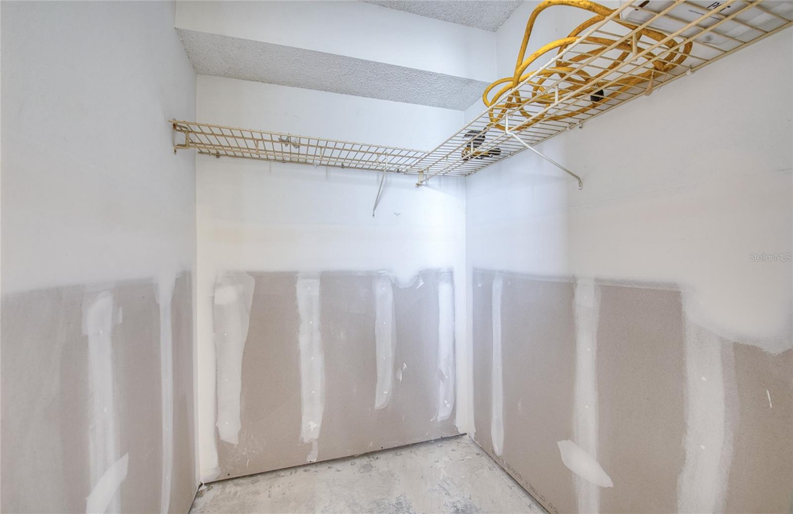 Image 19 of 50 For 4775 Cove Circle 106