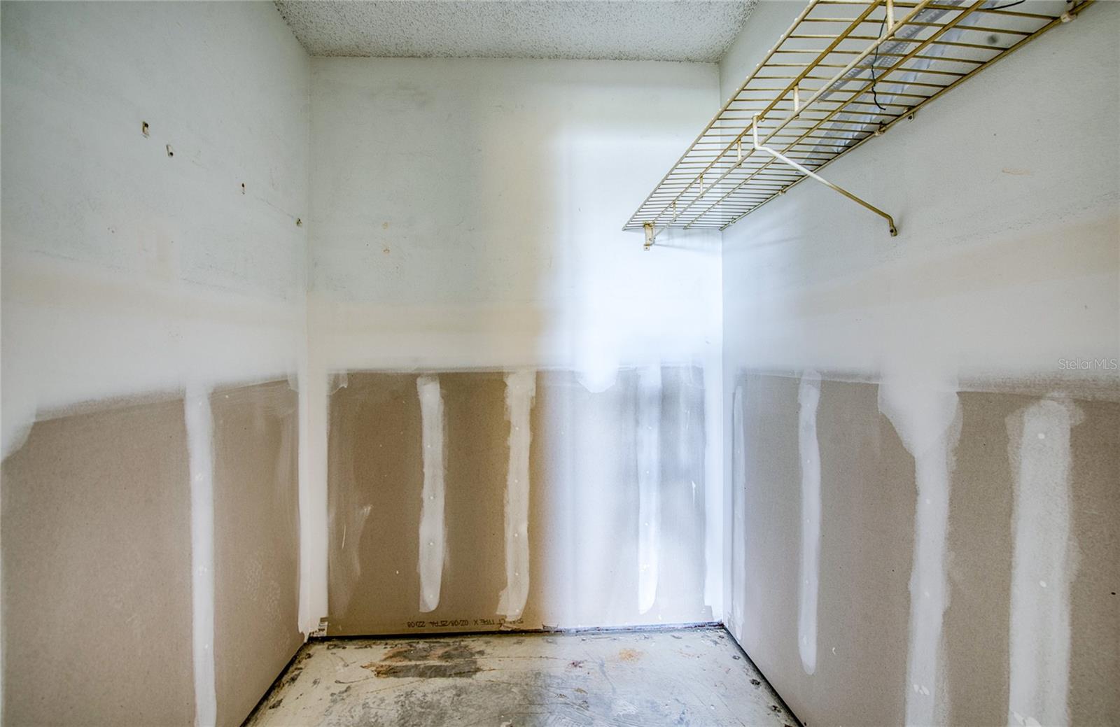 Image 23 of 50 For 4775 Cove Circle 106