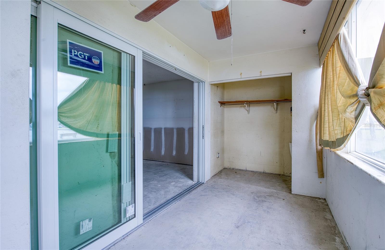 Image 29 of 50 For 4775 Cove Circle 106