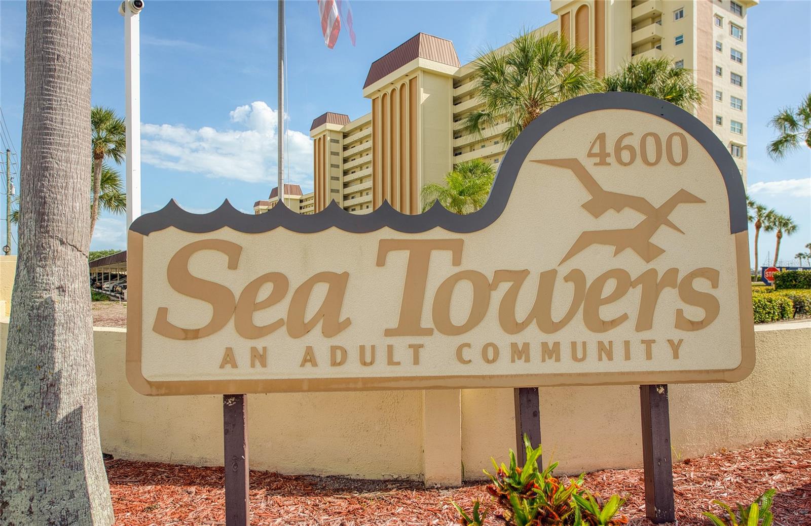 Image 3 of 50 For 4775 Cove Circle 106