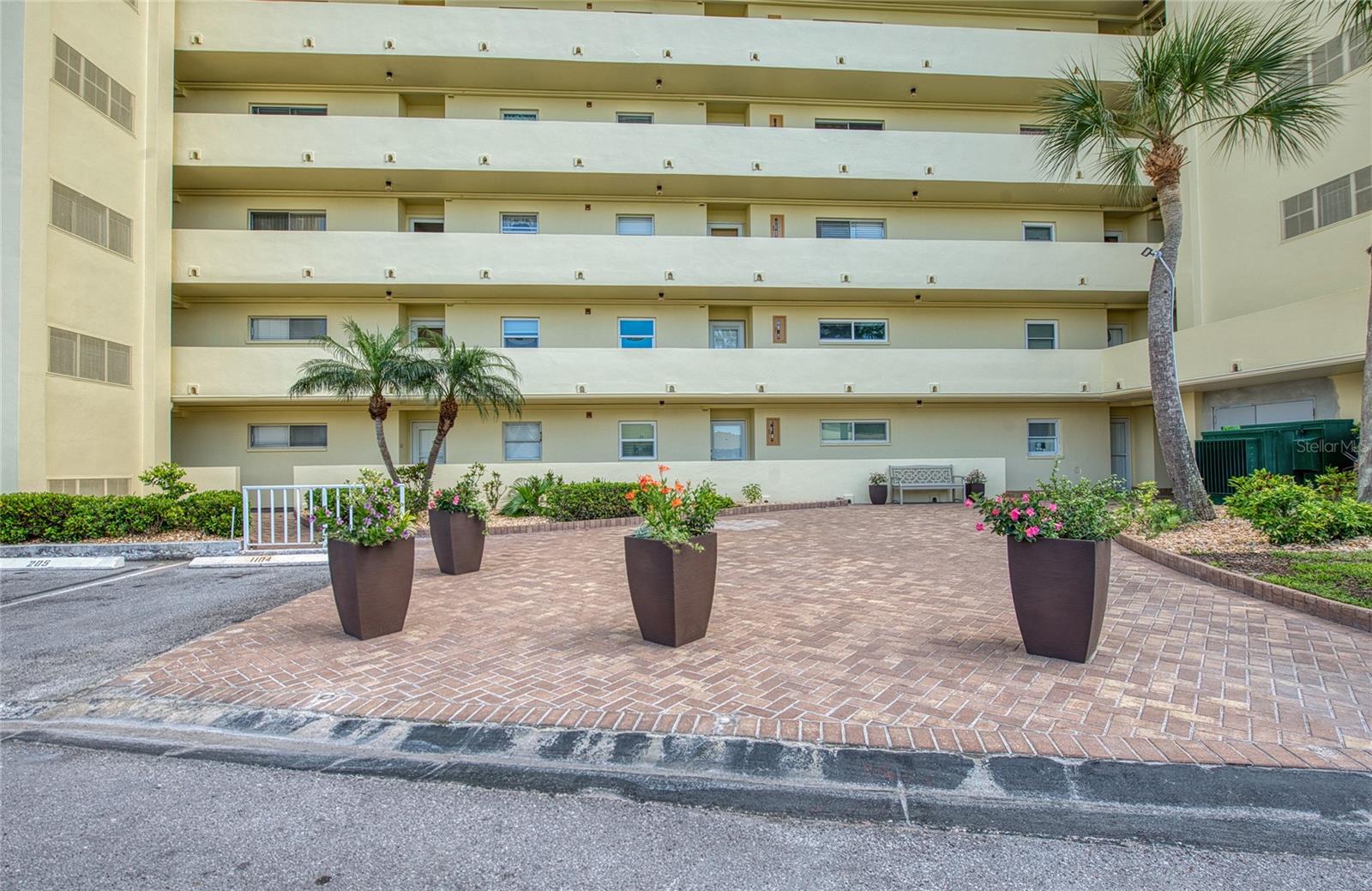 Image 32 of 50 For 4775 Cove Circle 106