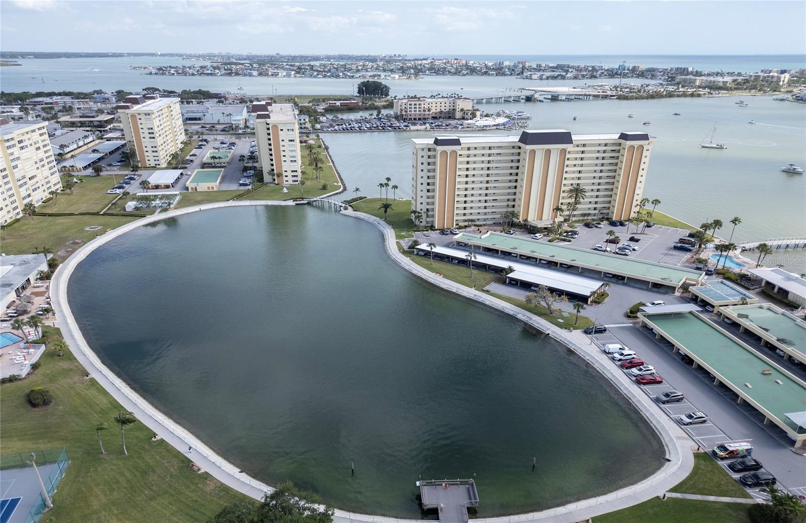 Image 33 of 50 For 4775 Cove Circle 106