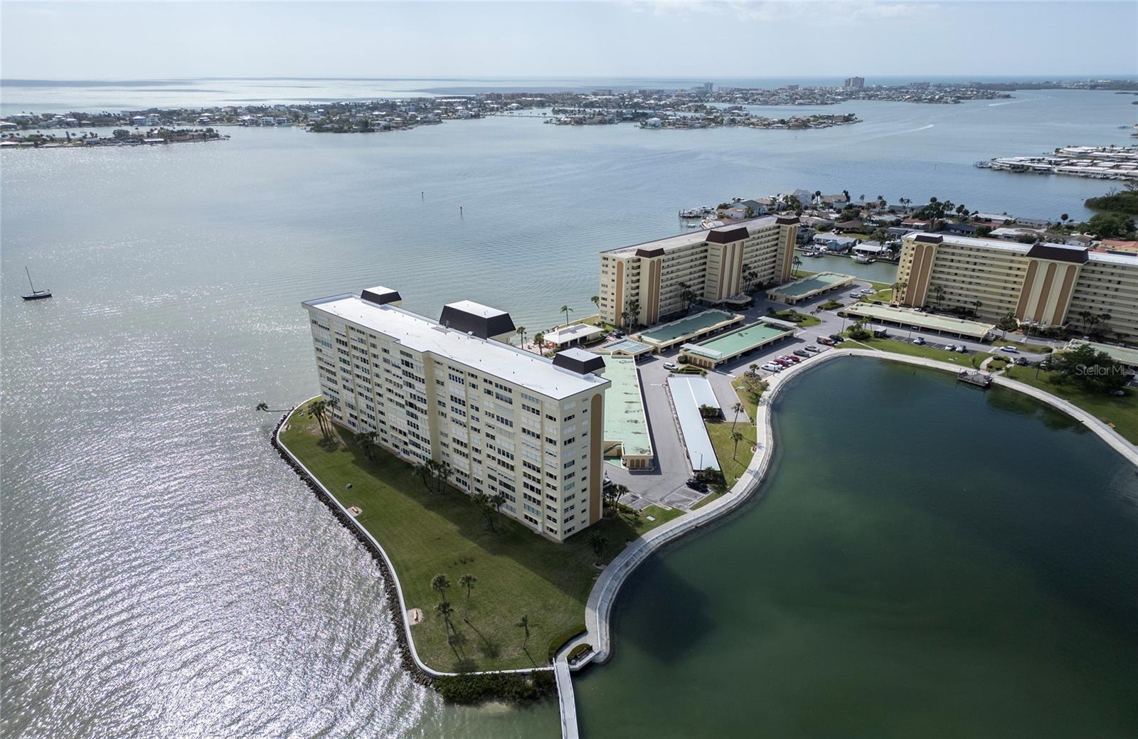 Image 36 of 50 For 4775 Cove Circle 106