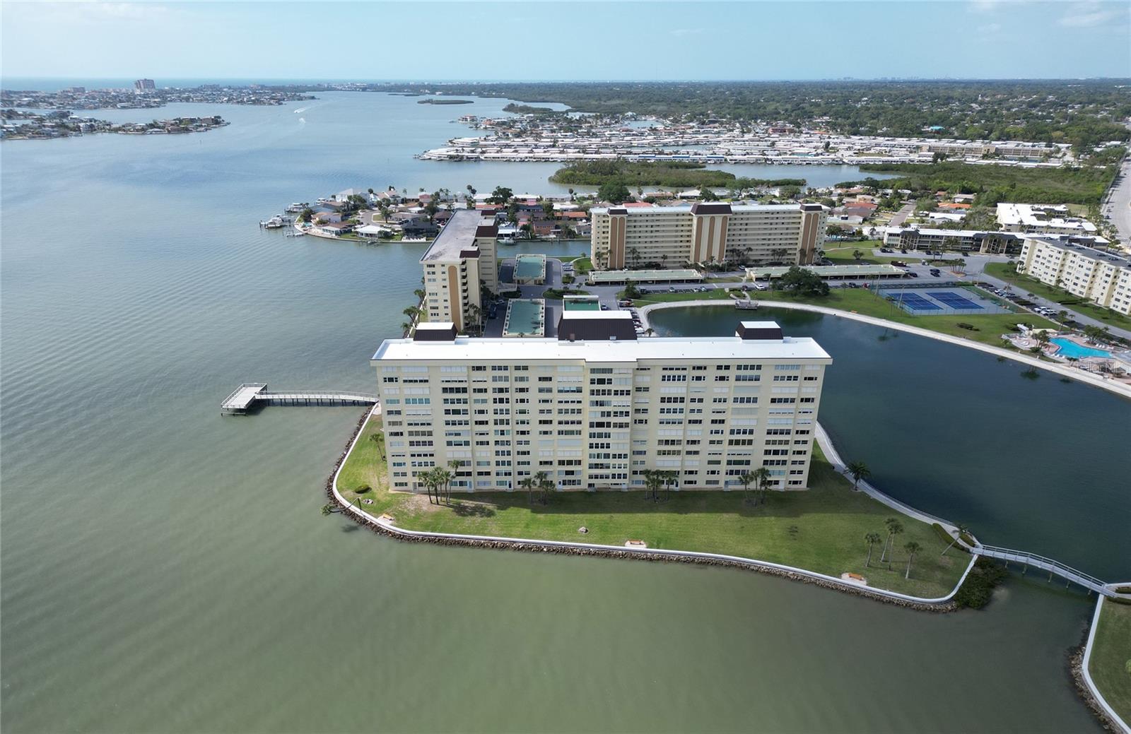 Image 37 of 50 For 4775 Cove Circle 106