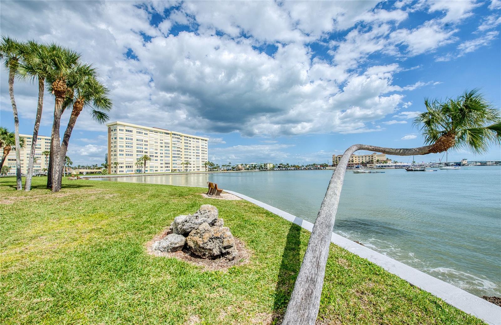 Image 8 of 50 For 4775 Cove Circle 106