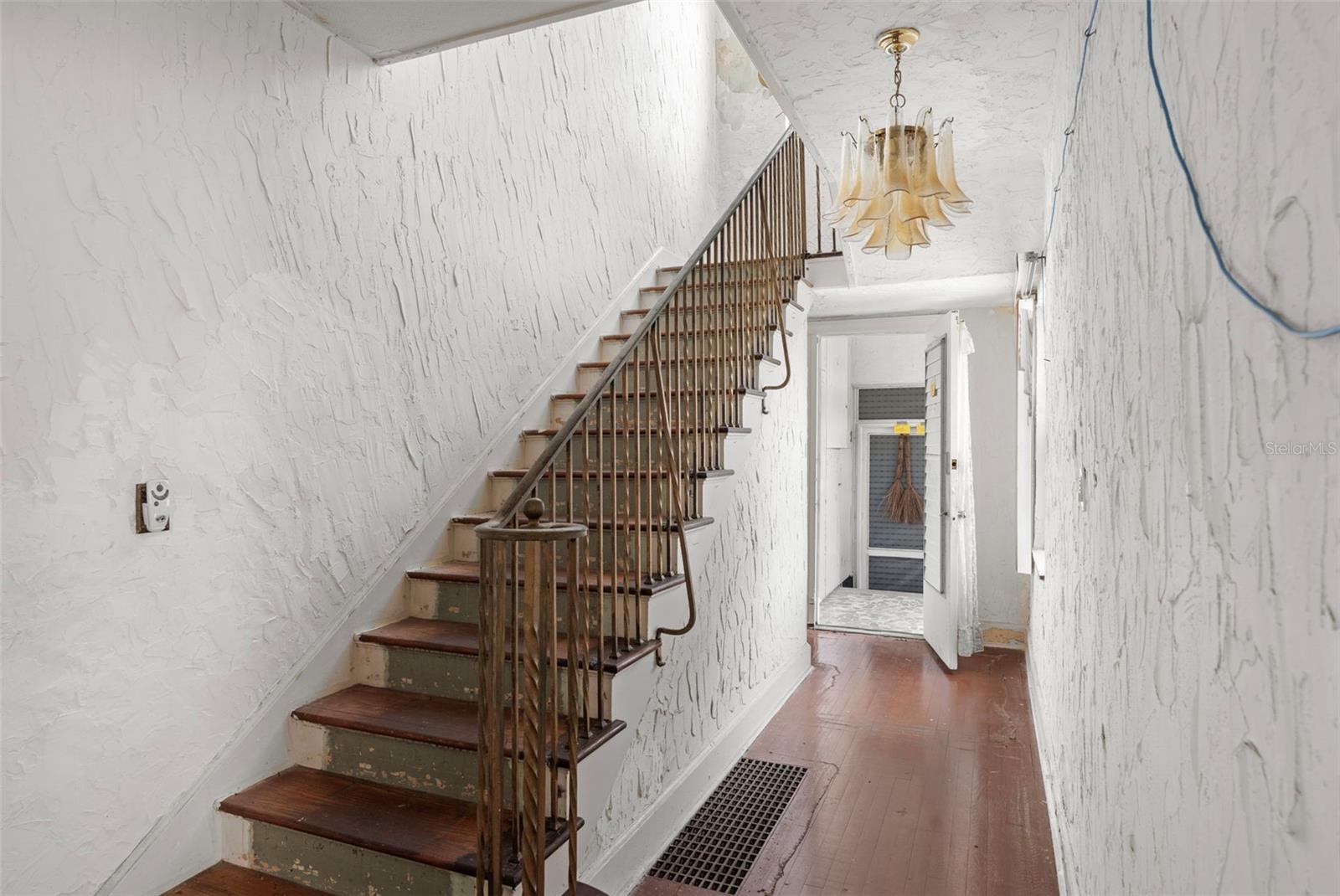 Image 18 of 72 For 7010 Park Street S