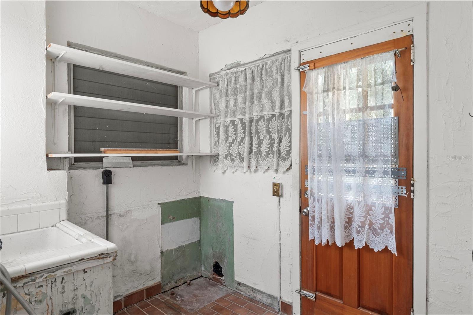 Image 19 of 72 For 7010 Park Street S