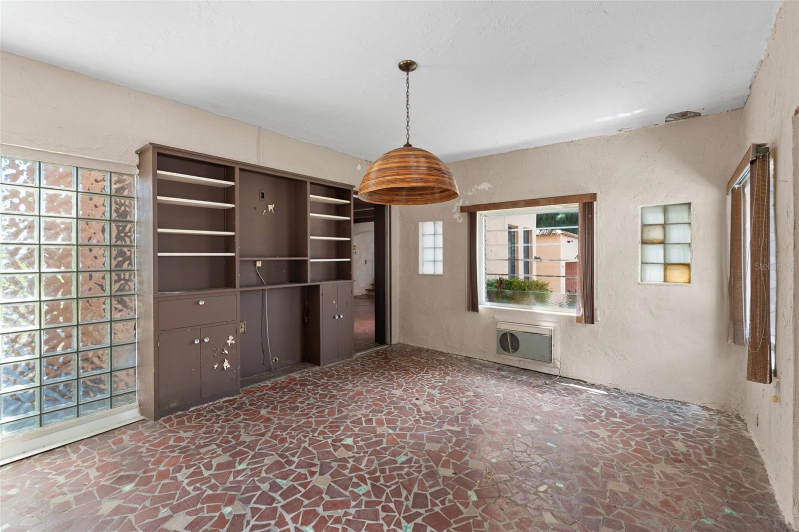 Image 8 of 72 For 7010 Park Street S