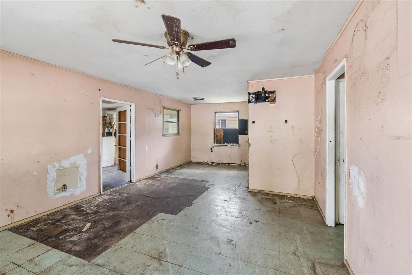 Image 3 of 12 For 5262 5th Avenue N