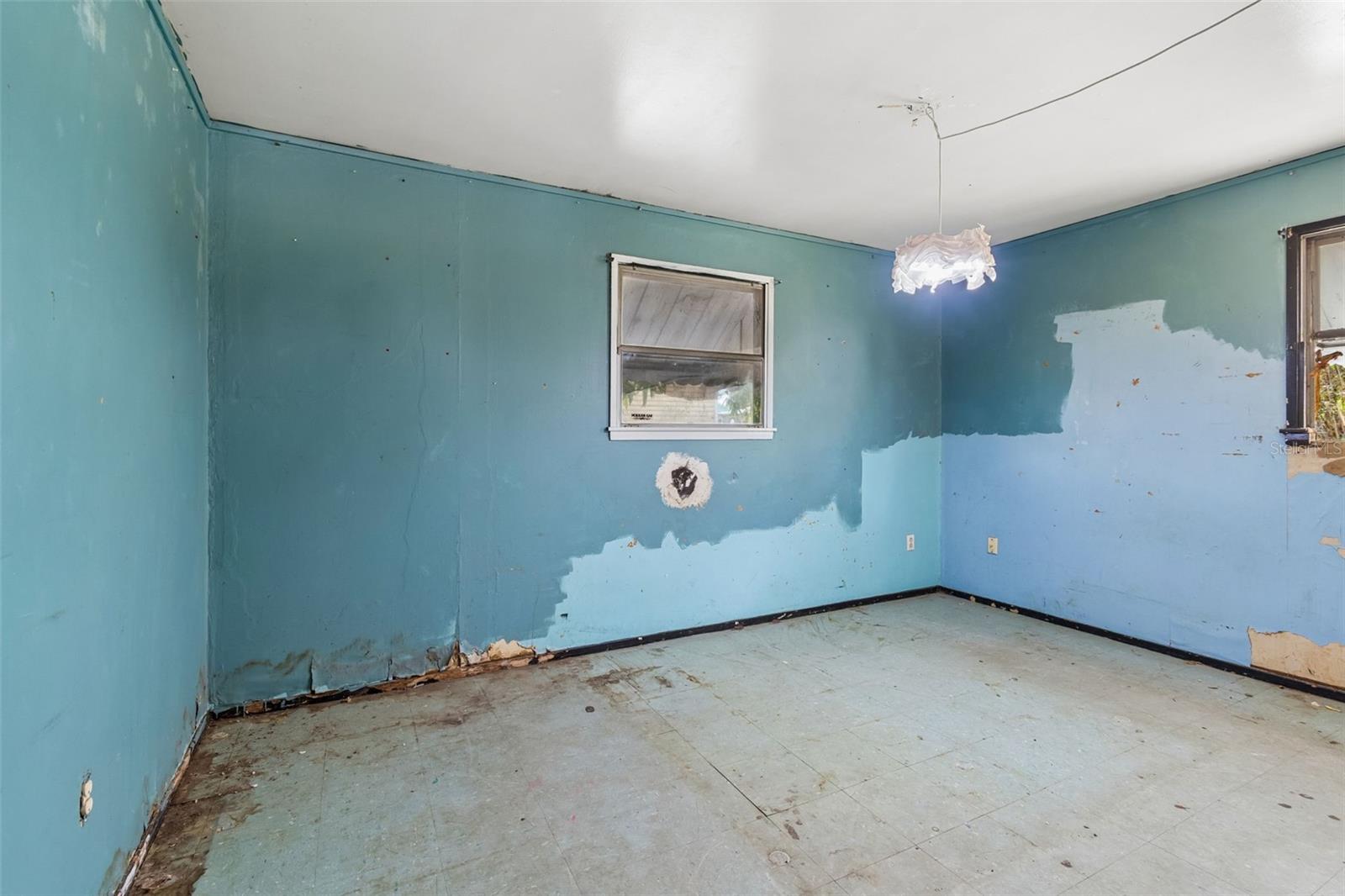 Image 9 of 12 For 5262 5th Avenue N