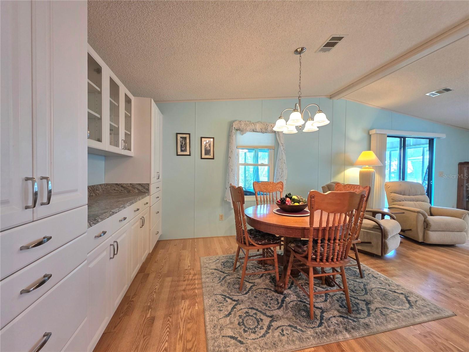 Image 15 of 70 For 5654 Arrowhead Drive