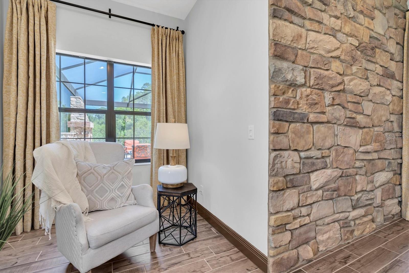 Image 23 of 99 For 3100 Barbour Trail