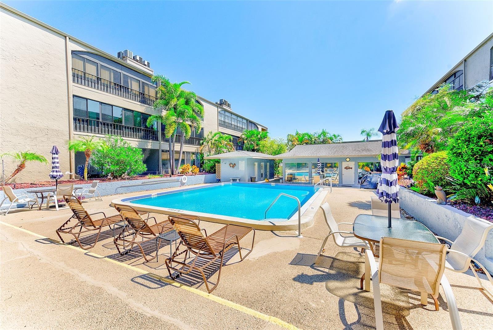 Image 10 of 14 For 215 Valencia Boulevard 213