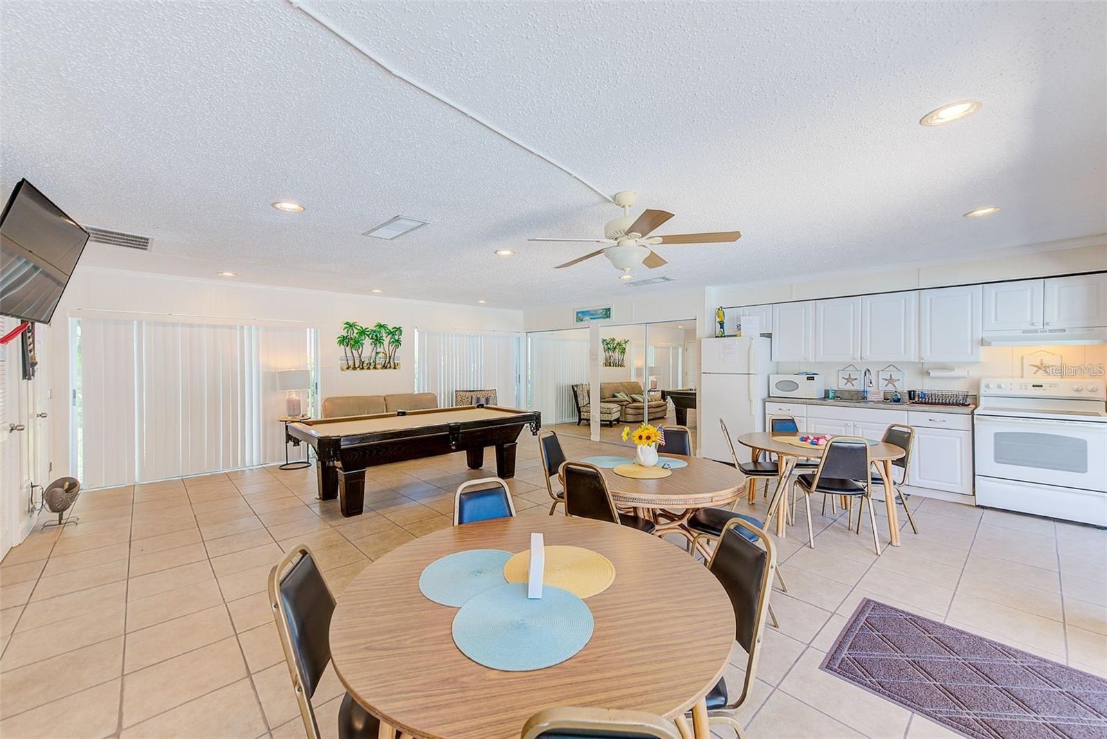 Image 11 of 14 For 215 Valencia Boulevard 213