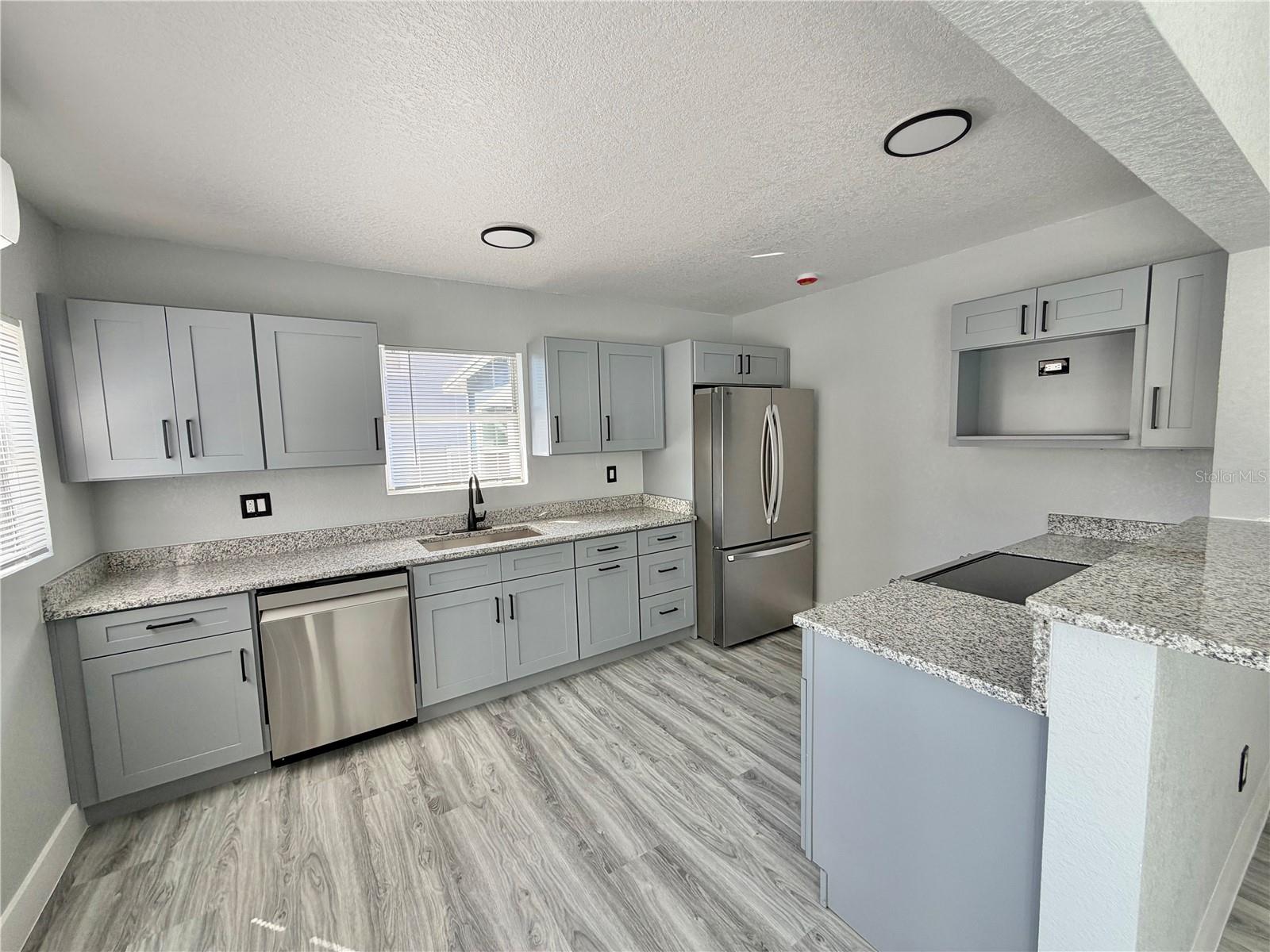 Image 2 of 17 For 2728 1st Avenue S