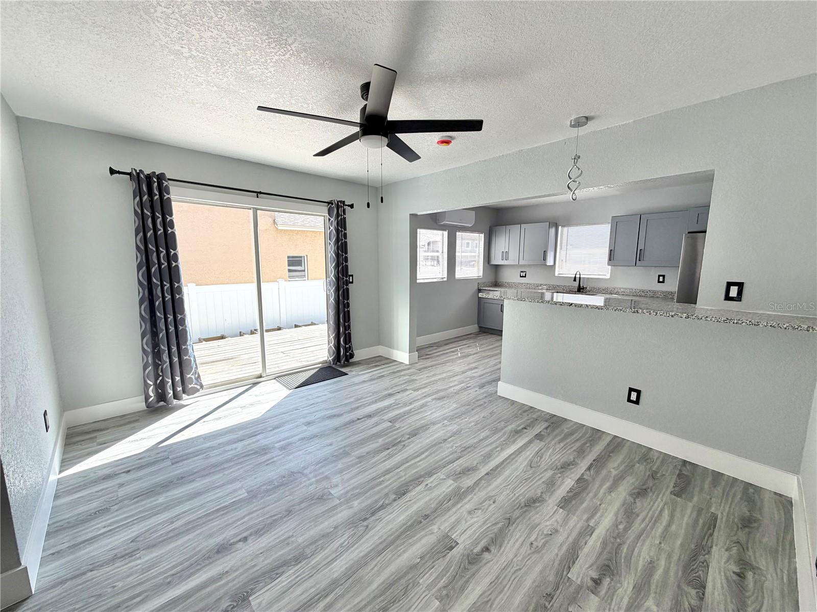 Image 4 of 17 For 2728 1st Avenue S