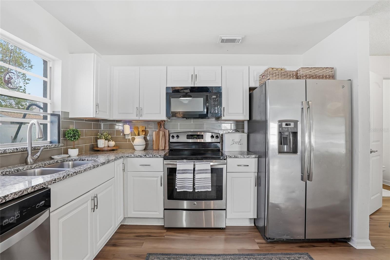 Image 23 of 62 For 12212 Wildbrook Drive