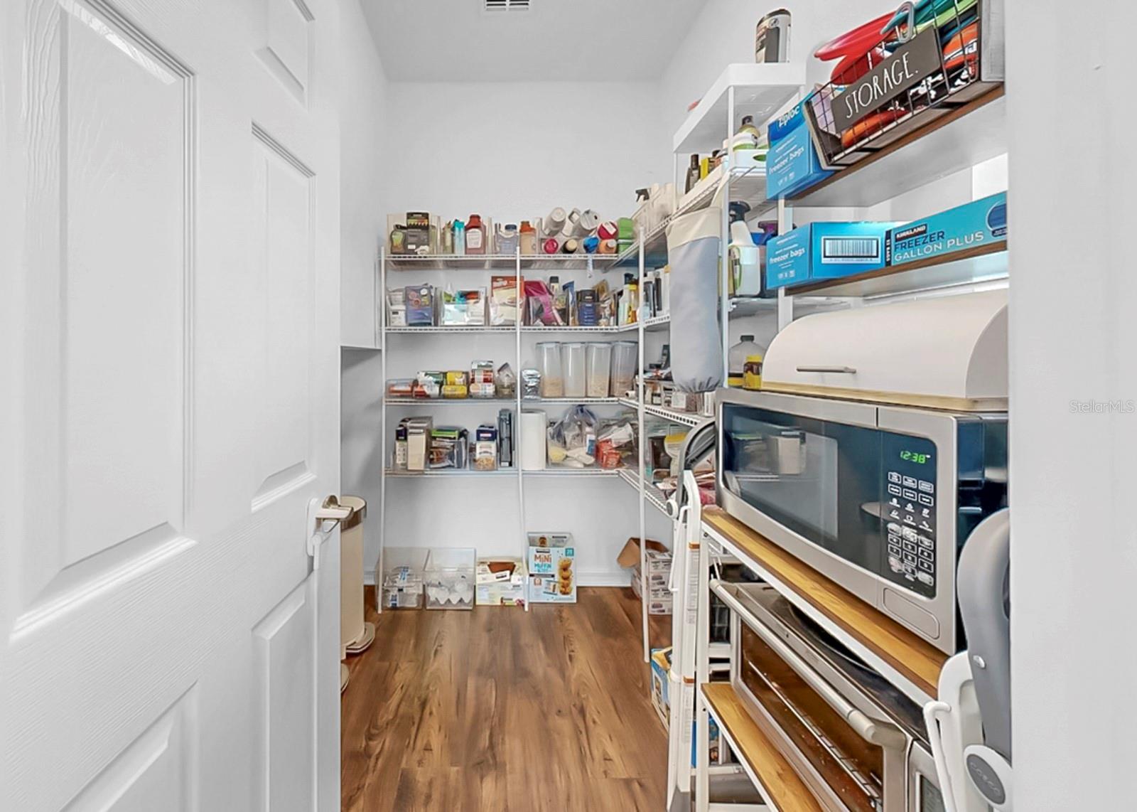 Listing photo id 9 for 10322 Wine Press Avenue