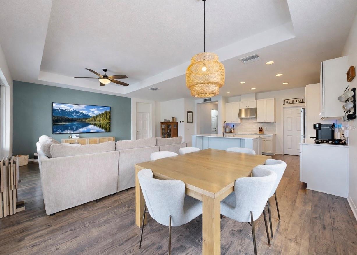 Listing photo id 12 for 10322 Wine Press Avenue