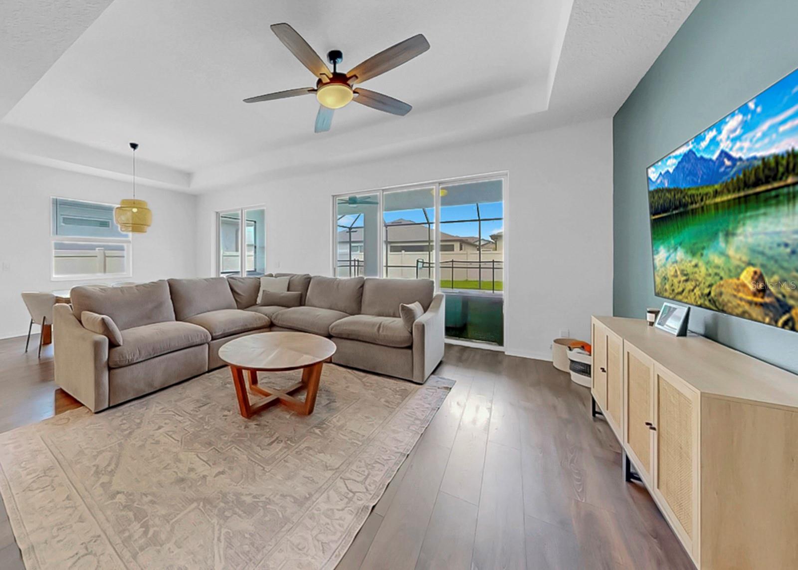 Listing photo id 14 for 10322 Wine Press Avenue