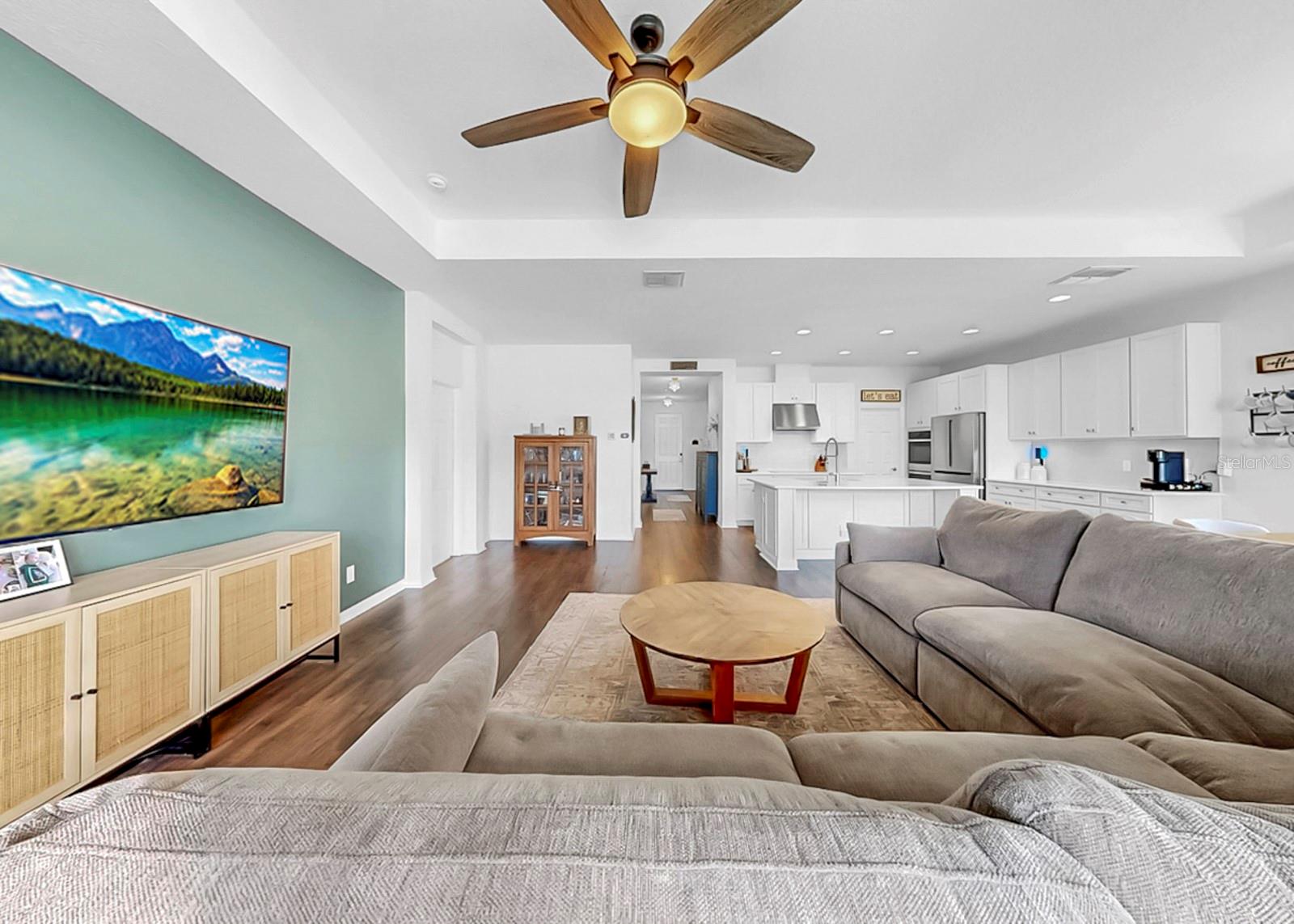 Listing photo id 17 for 10322 Wine Press Avenue