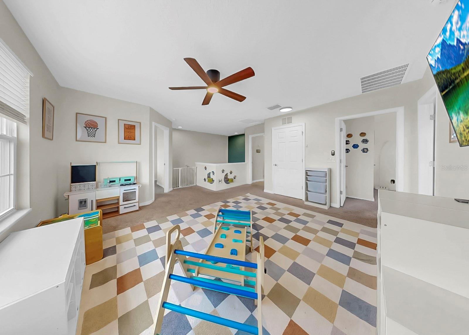 Listing photo id 24 for 10322 Wine Press Avenue