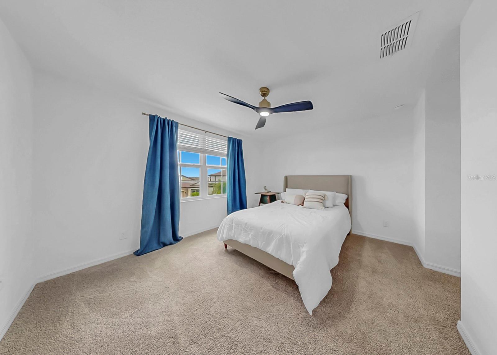 Listing photo id 31 for 10322 Wine Press Avenue