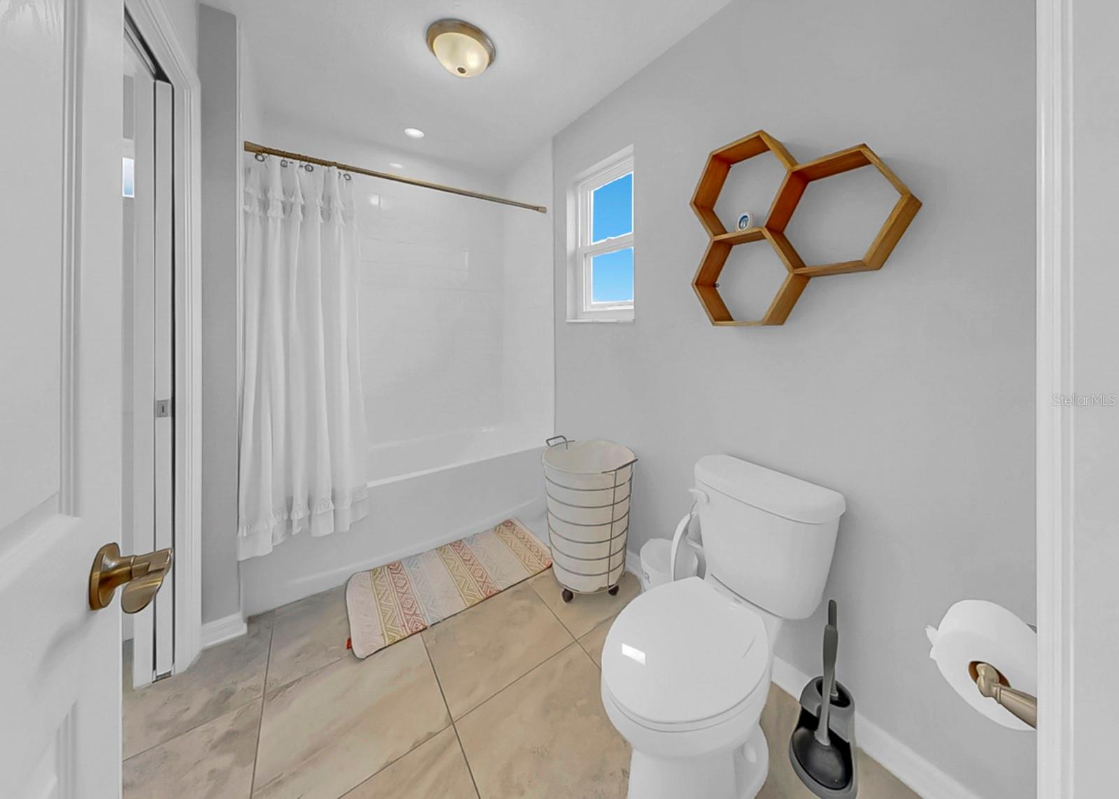 Listing photo id 33 for 10322 Wine Press Avenue