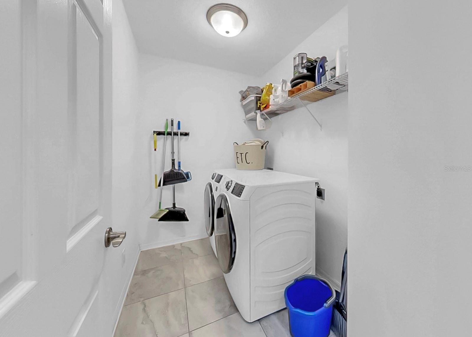 Listing photo id 38 for 10322 Wine Press Avenue