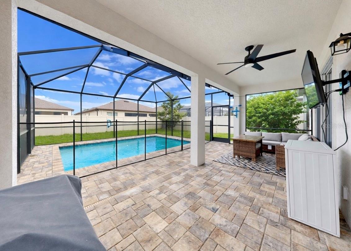 Listing photo id 40 for 10322 Wine Press Avenue