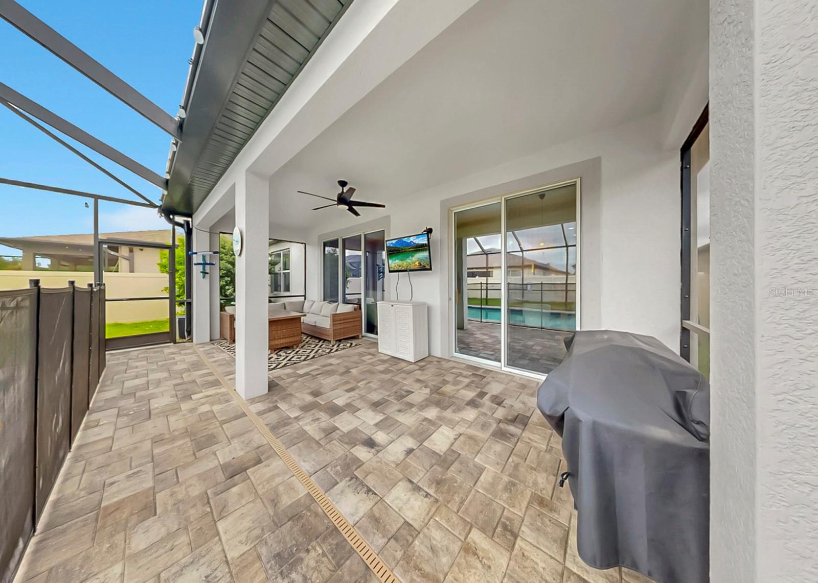 Listing photo id 42 for 10322 Wine Press Avenue