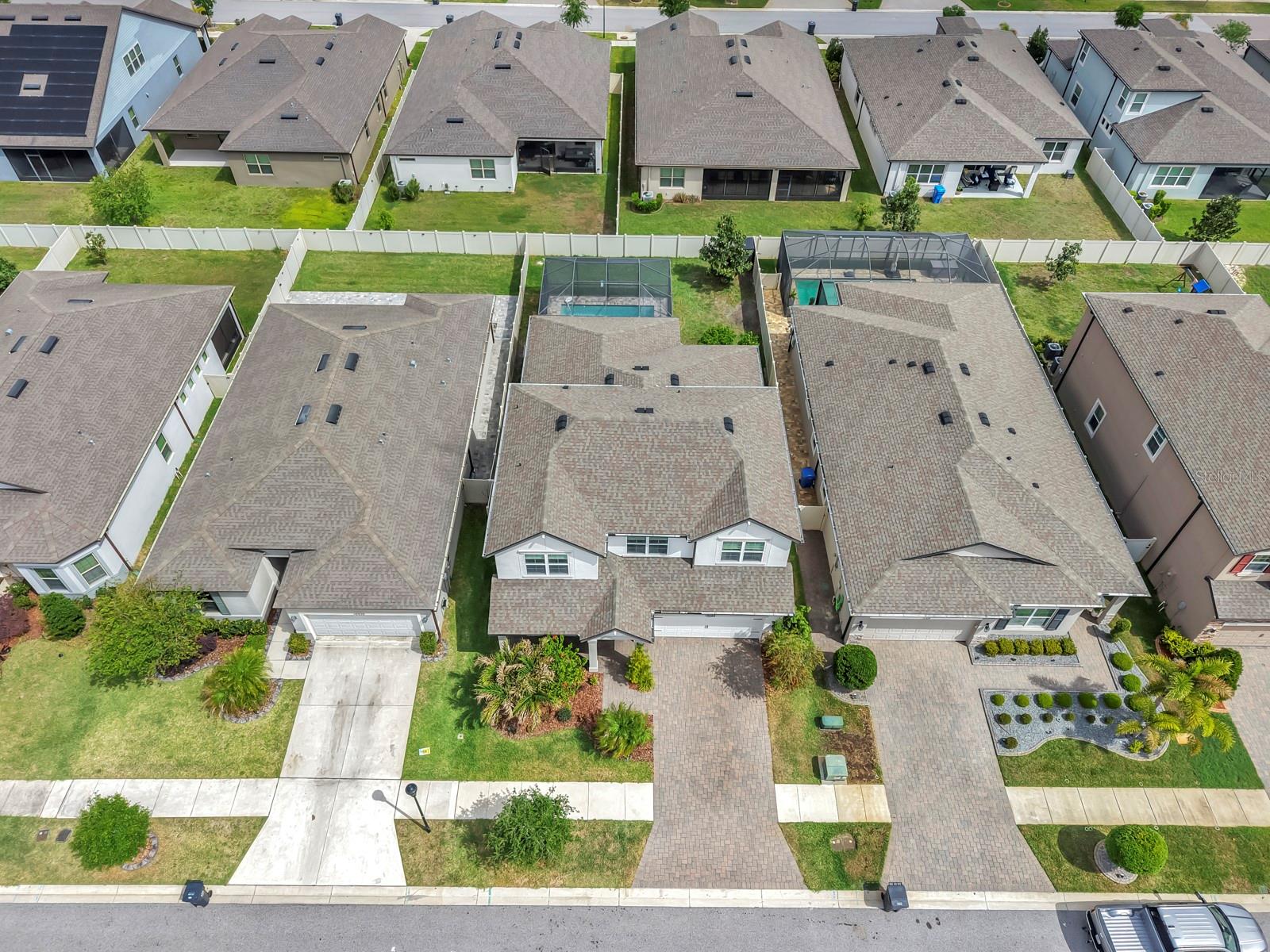 Listing photo id 44 for 10322 Wine Press Avenue