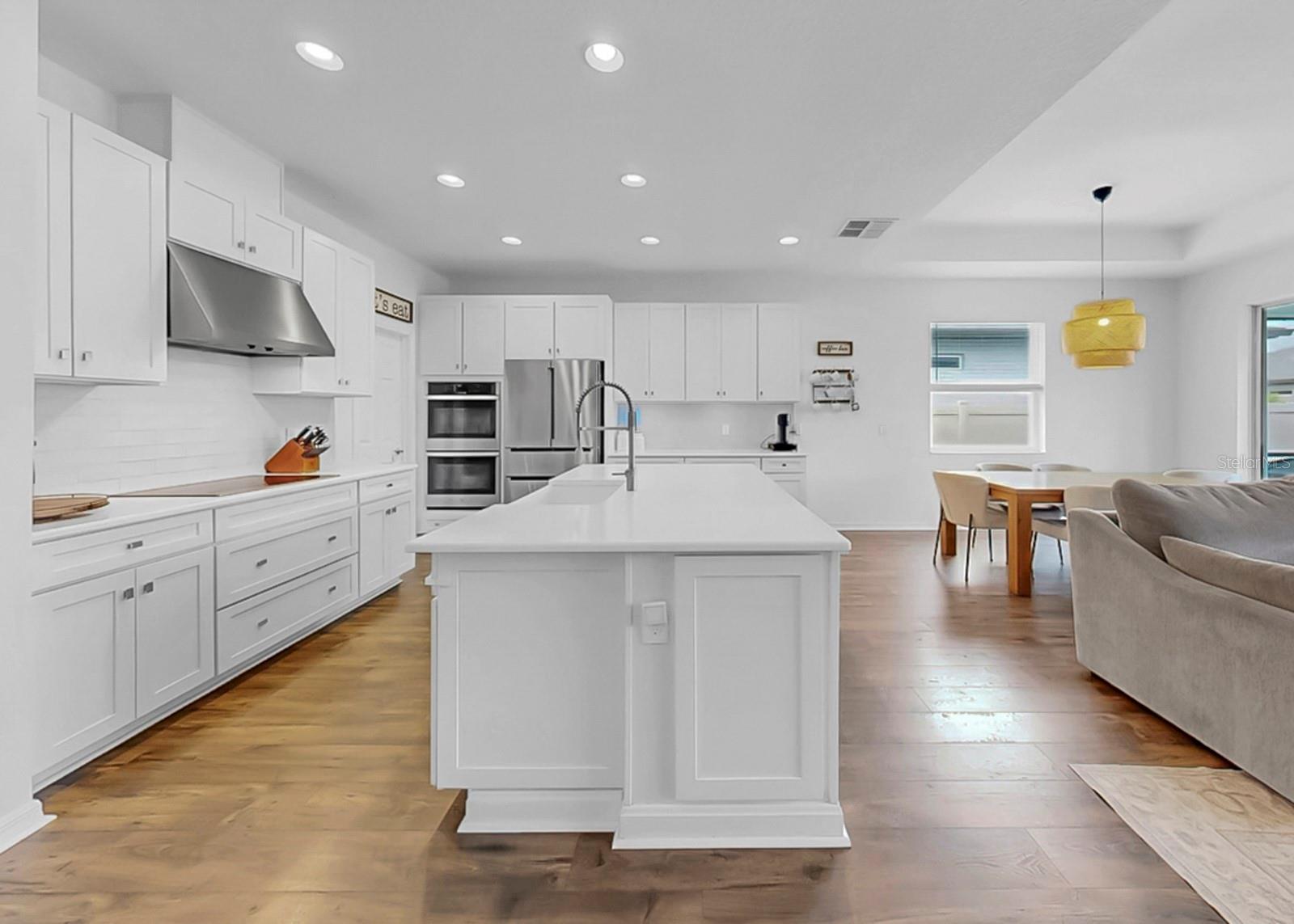 Listing photo id 4 for 10322 Wine Press Avenue