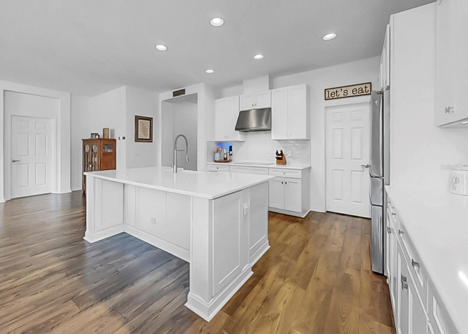 Listing photo id 6 for 10322 Wine Press Avenue