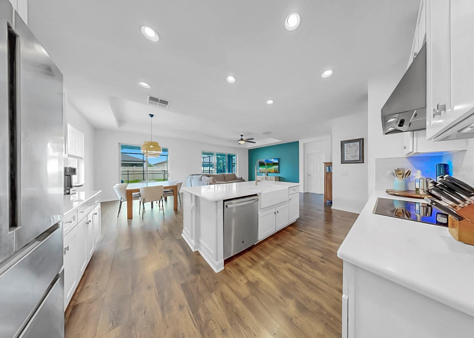 Listing photo id 7 for 10322 Wine Press Avenue