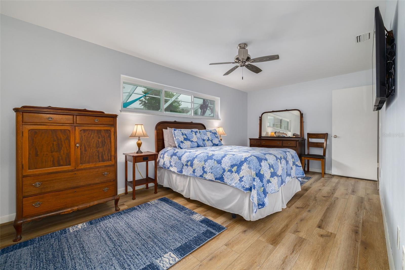 Image 17 of 33 For 3176 San Jose Street