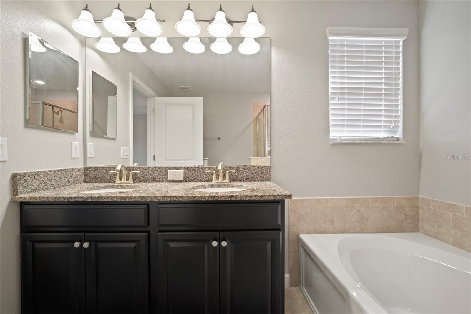 Image 31 of 62 For 1653 Ludington Avenue