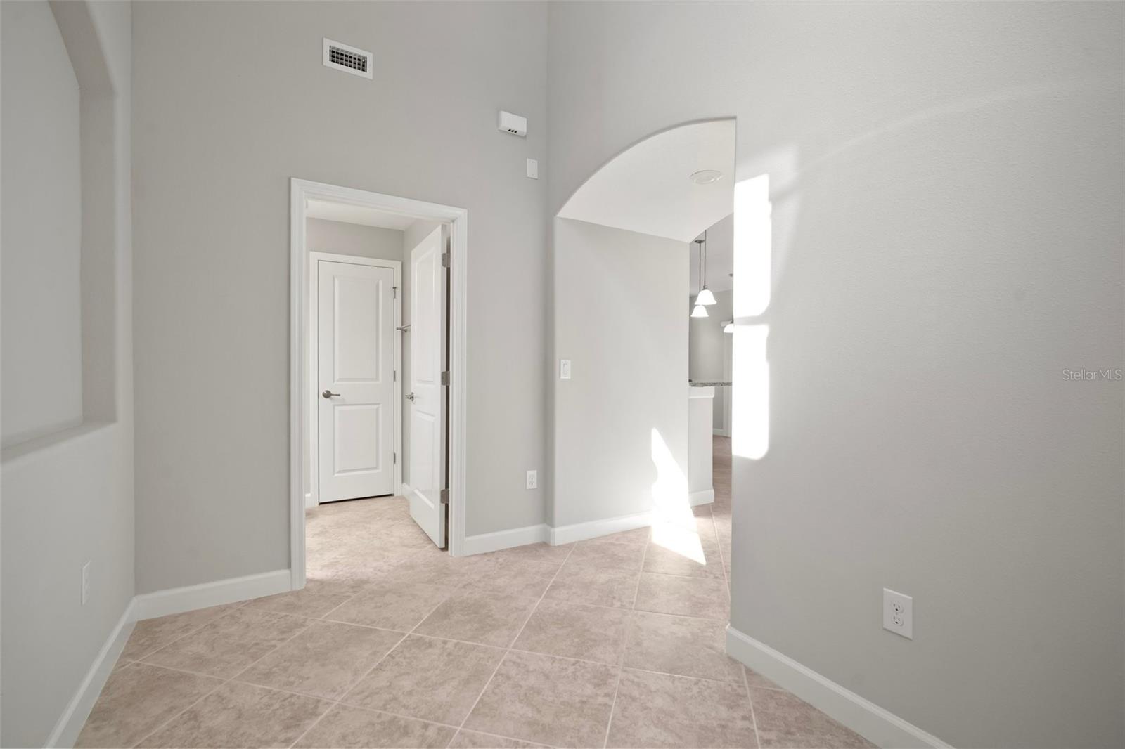 Image 4 of 62 For 1653 Ludington Avenue