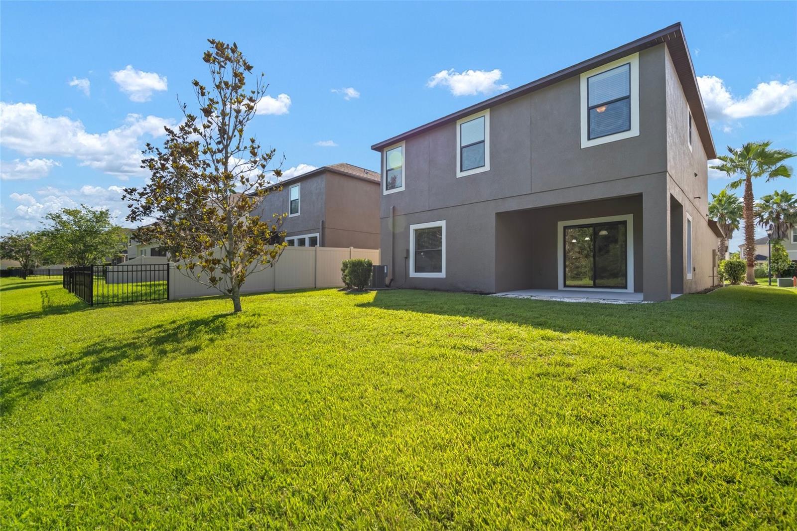 Image 46 of 62 For 1653 Ludington Avenue