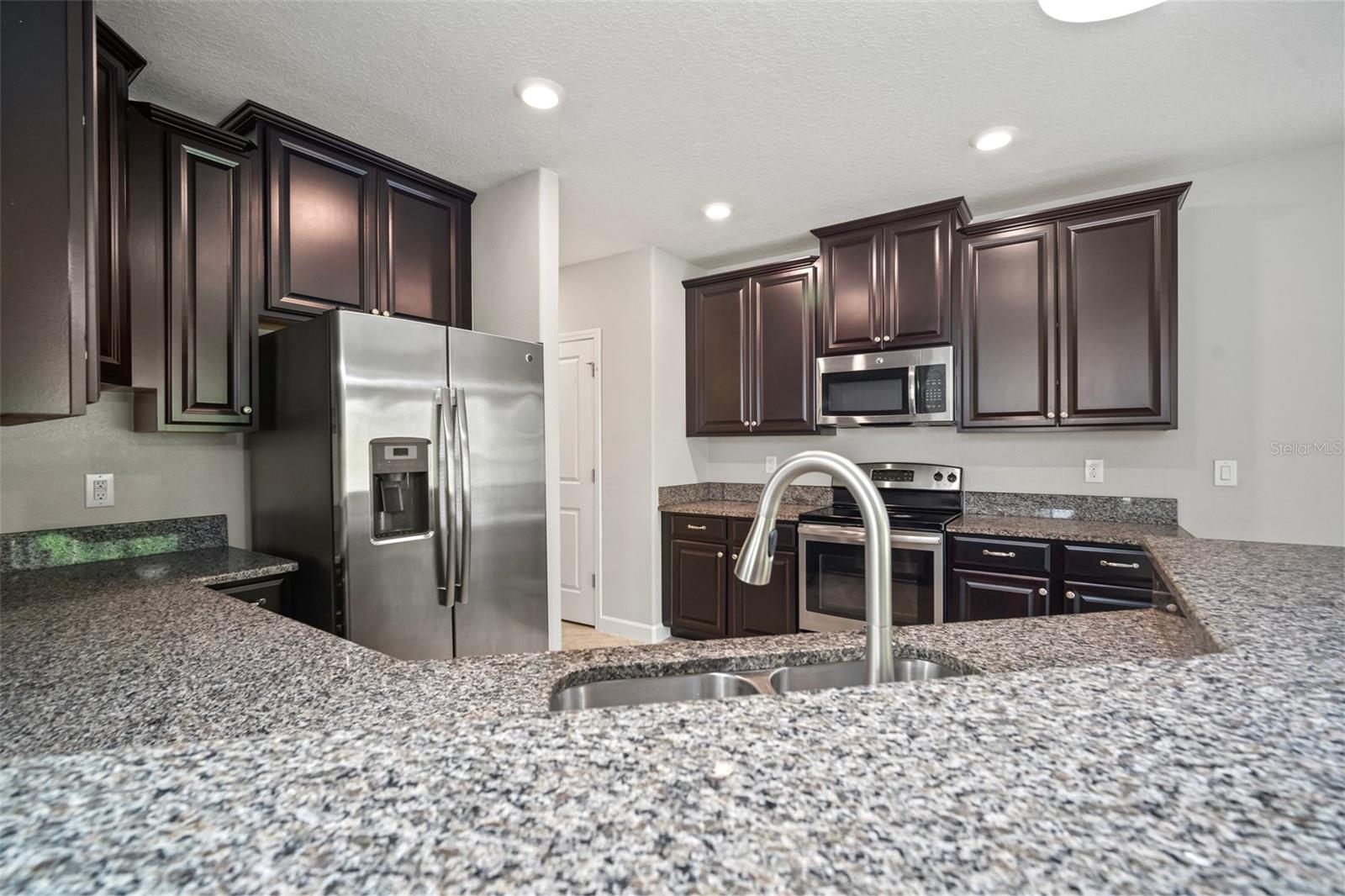 Image 8 of 62 For 1653 Ludington Avenue