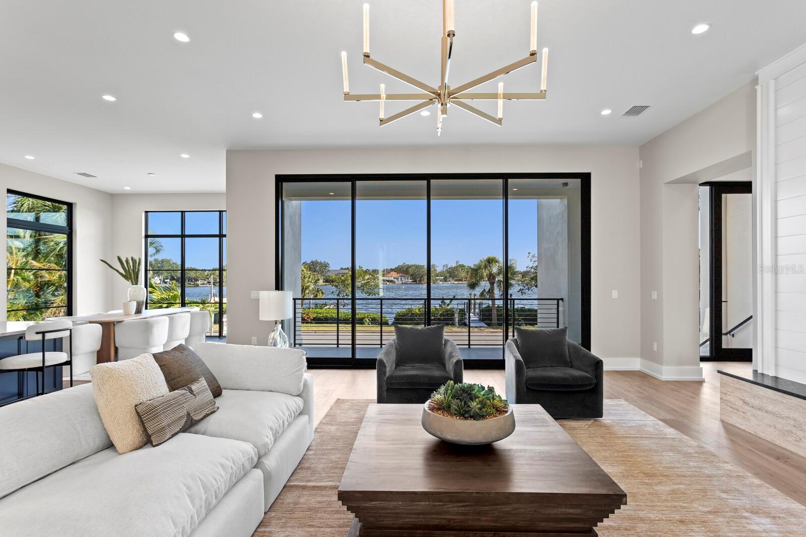 Image 10 of 59 For 337 Coffee Pot Drive Ne