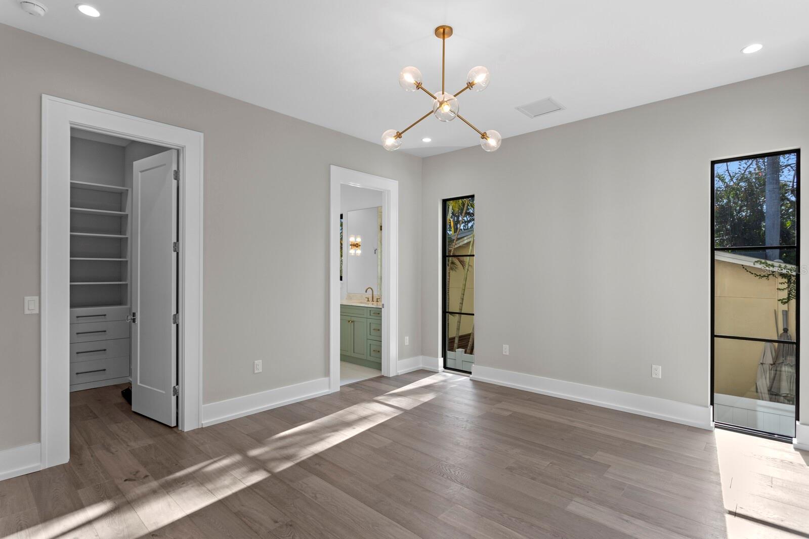 Image 22 of 59 For 337 Coffee Pot Drive Ne