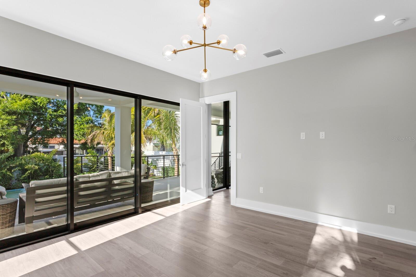 Image 23 of 59 For 337 Coffee Pot Drive Ne